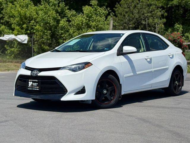 2018 Toyota Corolla LE FWD photo