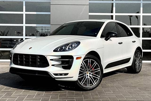 2018 Porsche Macan Turbo AWD photo