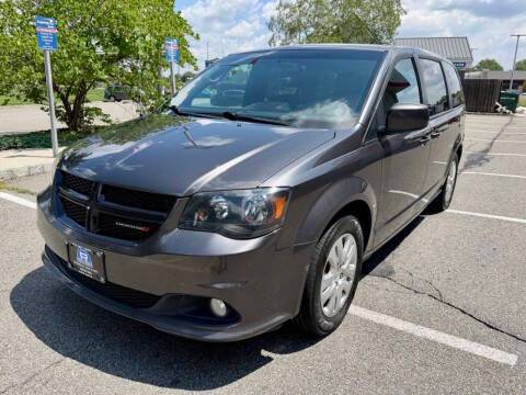 2018 Dodge Grand Caravan SE Plus FWD photo