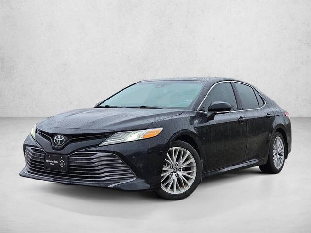 2018 Toyota Camry XLE FWD photo