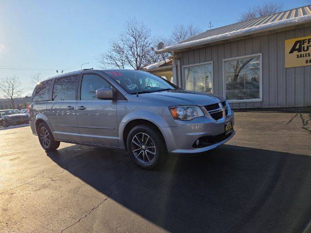 2017 Dodge Grand Caravan SXT FWD photo