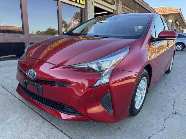 2018 Toyota Prius Three FWD photo