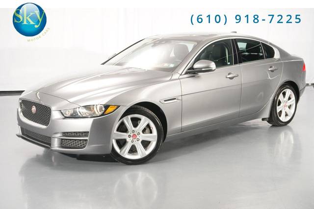 2018 Jaguar XE 25t Premium AWD photo