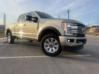 2018 Ford F-250 Super Duty Platinum 4WD photo