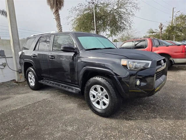 2018 Toyota 4Runner SR5 4WD photo