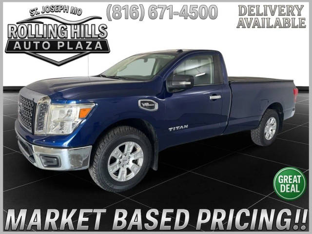 2017 Nissan Titan SV 4WD photo