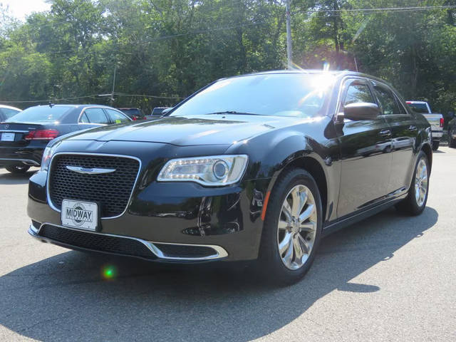 2018 Chrysler 300 Touring L AWD photo