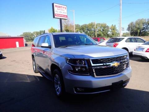 2017 Chevrolet Suburban LT 4WD photo