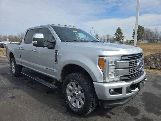 2018 Ford F-250 Super Duty Platinum 4WD photo