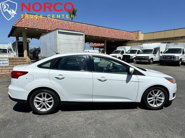 2015 Ford Focus SE FWD photo