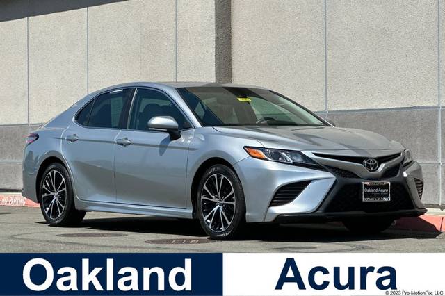 2018 Toyota Camry SE FWD photo