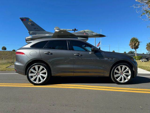 2018 Jaguar F-Pace 30t R-Sport AWD photo