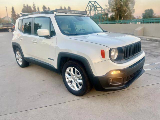 2017 Jeep Renegade Latitude FWD photo