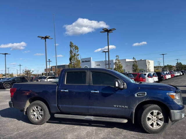 2017 Nissan Titan SV 4WD photo