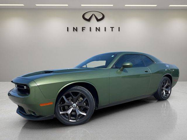 2018 Dodge Challenger SXT Plus RWD photo