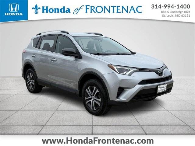 2017 Toyota RAV4 LE FWD photo