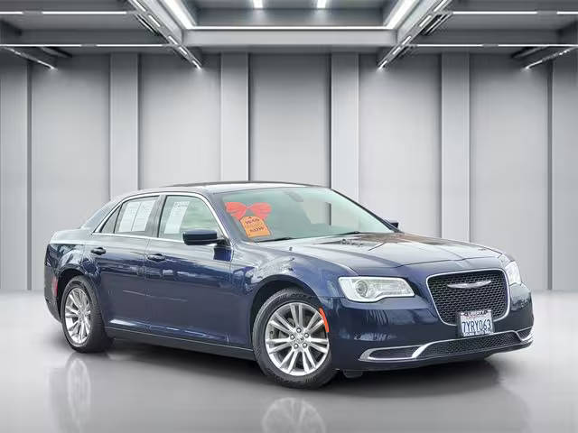 2017 Chrysler 300 Limited RWD photo