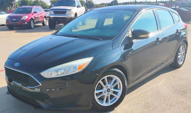 2016 Ford Focus SE FWD photo