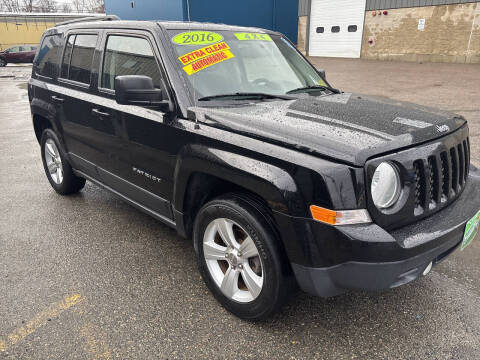 2016 Jeep Patriot Latitude 4WD photo