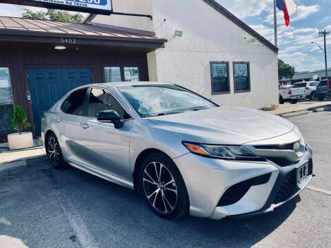 2018 Toyota Camry SE FWD photo