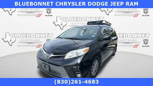 2018 Toyota Sienna XLE FWD photo