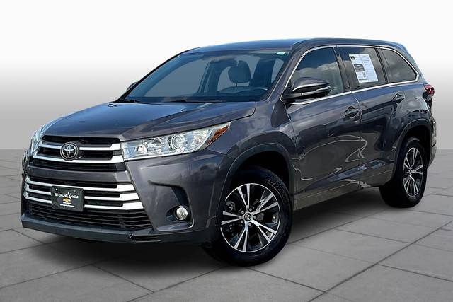 2018 Toyota Highlander LE Plus FWD photo