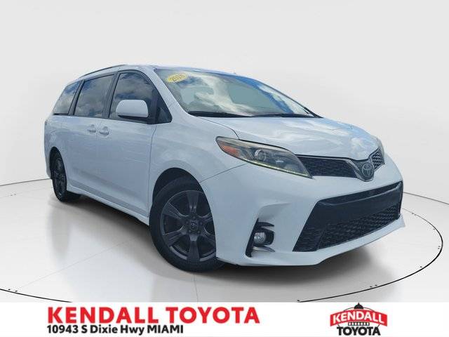2018 Toyota Sienna SE FWD photo