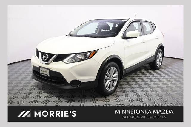 2017 Nissan Rogue Sport S AWD photo