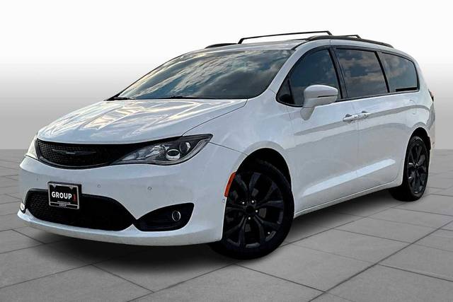 2018 Chrysler Pacifica Minivan Limited FWD photo