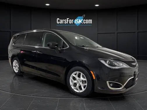 2018 Chrysler Pacifica Minivan Touring Plus FWD photo