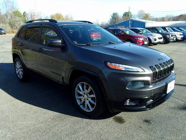 2018 Jeep Cherokee Latitude Tech Connect 4WD photo