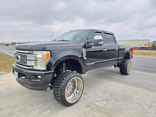 2018 Ford F-250 Super Duty Platinum 4WD photo