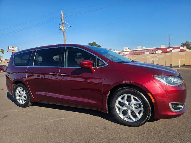 2018 Chrysler Pacifica Minivan Touring Plus FWD photo