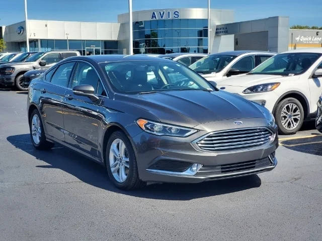 2018 Ford Fusion SE FWD photo