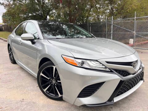 2018 Toyota Camry XSE V6 FWD photo