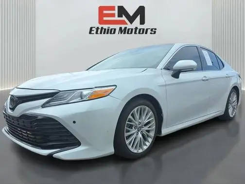 2018 Toyota Camry XLE FWD photo