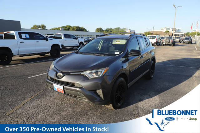 2018 Toyota RAV4 LE FWD photo