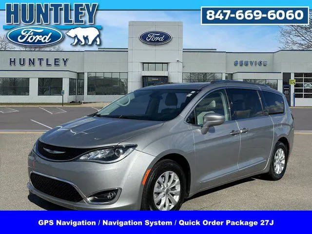 2018 Chrysler Pacifica Minivan Touring L Plus FWD photo