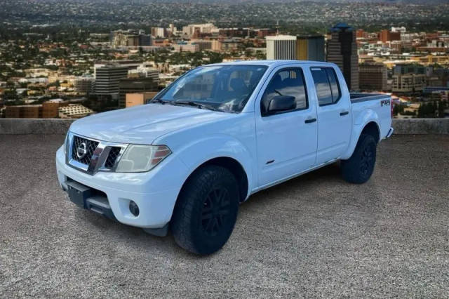 2017 Nissan Frontier SV V6 RWD photo