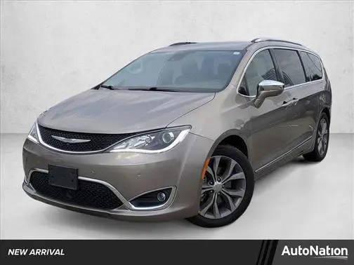 2018 Chrysler Pacifica Minivan Limited FWD photo