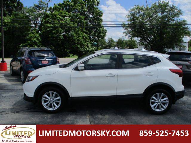 2017 Nissan Rogue Sport SV FWD photo