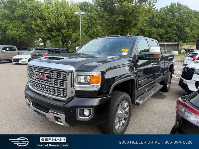 2018 GMC Sierra 2500HD Denali 4WD photo