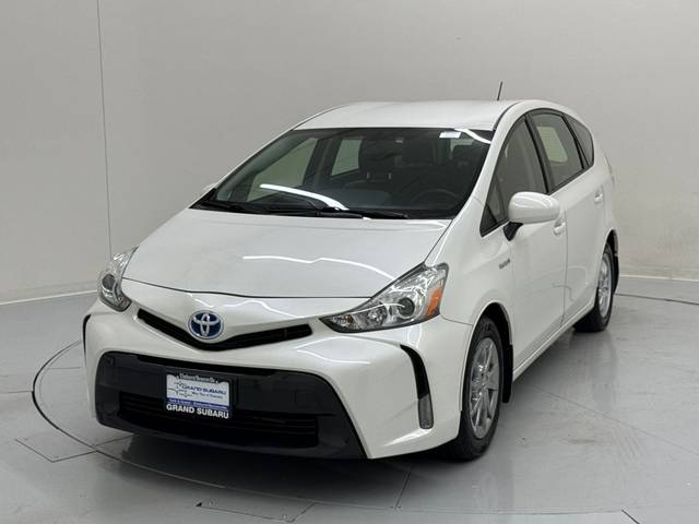 2017 Toyota Prius v Four FWD photo