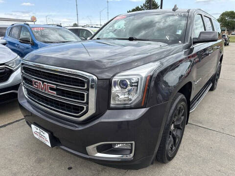 2017 GMC Yukon XL SLE 4WD photo