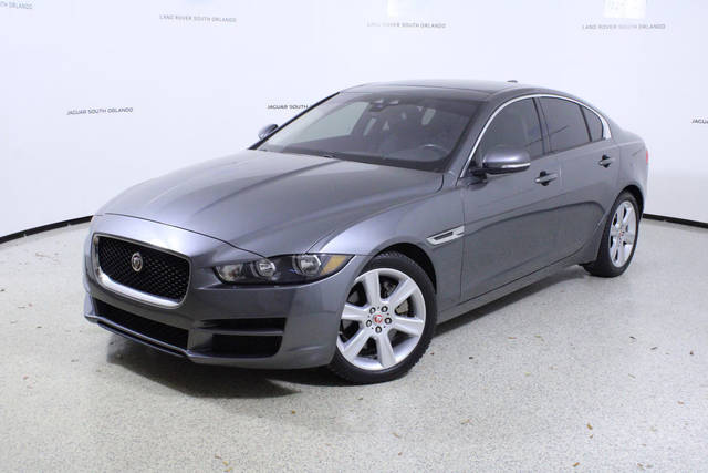 2018 Jaguar XE 25t Premium RWD photo
