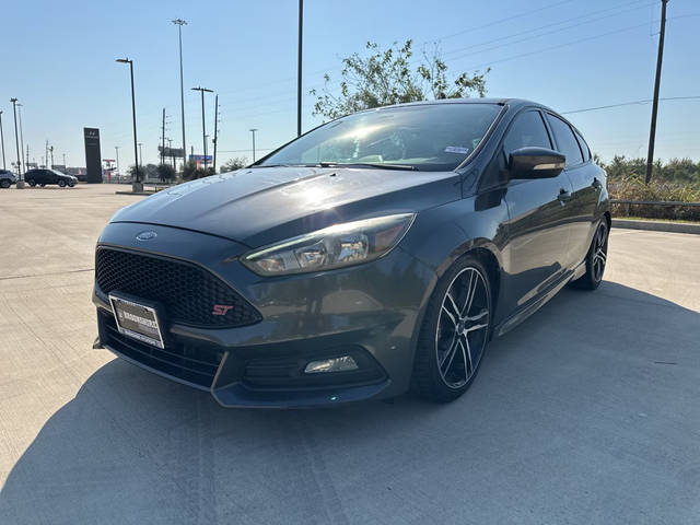 2018 Ford Focus ST FWD photo