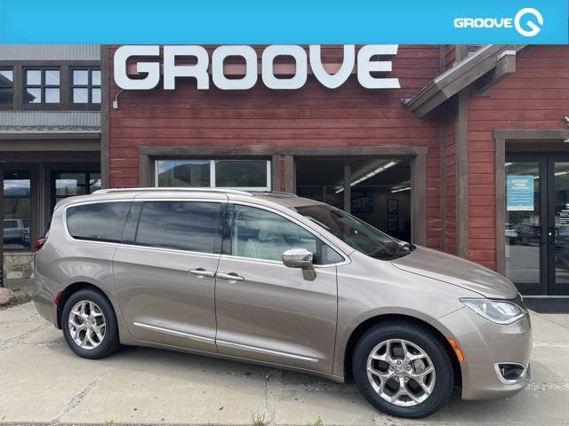 2018 Chrysler Pacifica Minivan Limited FWD photo