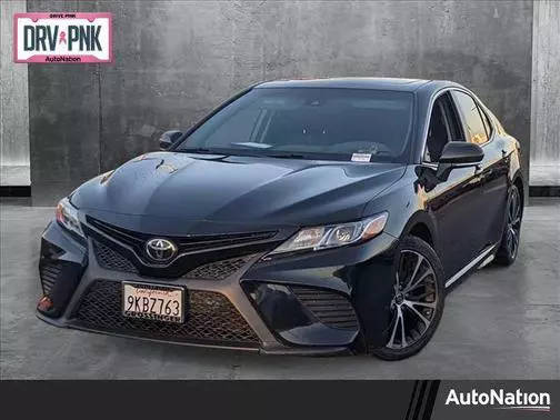 2018 Toyota Camry SE FWD photo