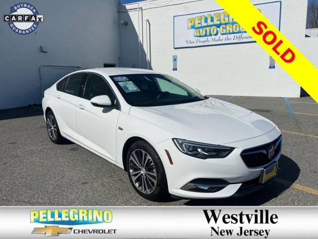 2018 Buick Regal Sportback Essence FWD photo