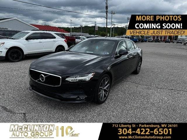 2018 Volvo S90 Momentum AWD photo